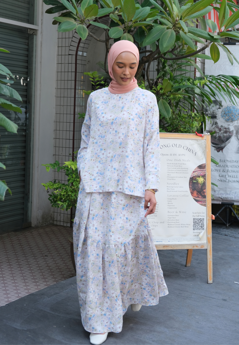 ESRA SET SKIRT IN PALE FLOWER